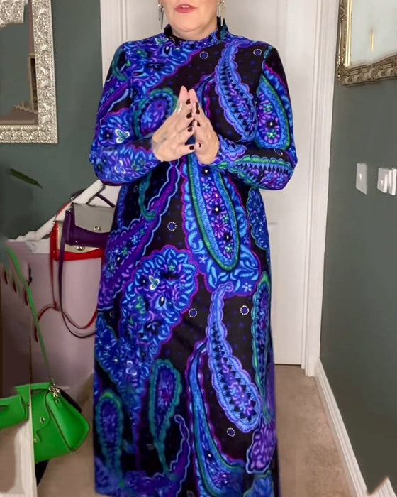 Elegancka sukienka we wzór paisley