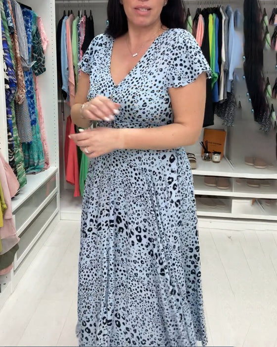 Sukienka z krótkim rękawem i dekoltem w szpic