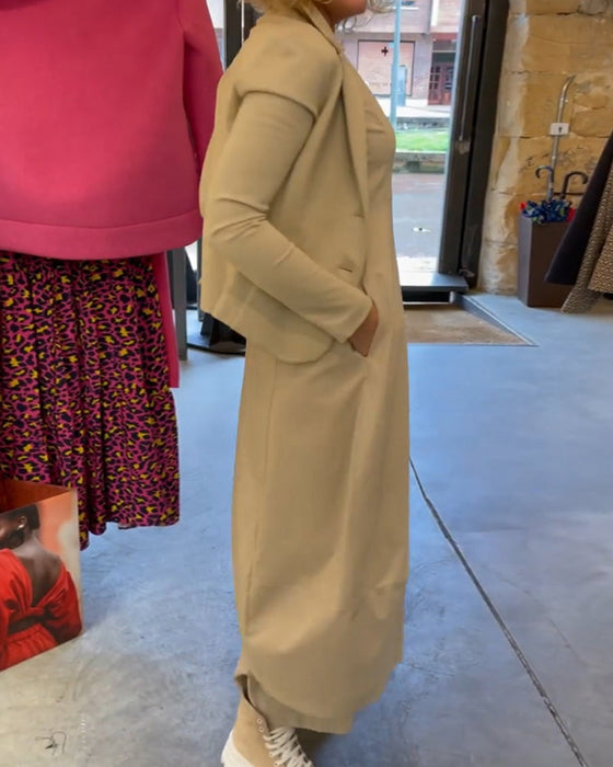 Sukienka w jednolitym kolorze z długim rękawem