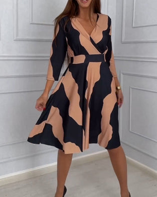 Wintażowa sukienka linii A z nadrukiem