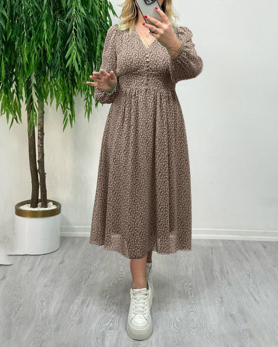 Elegancka sukienka zapinana na guziki