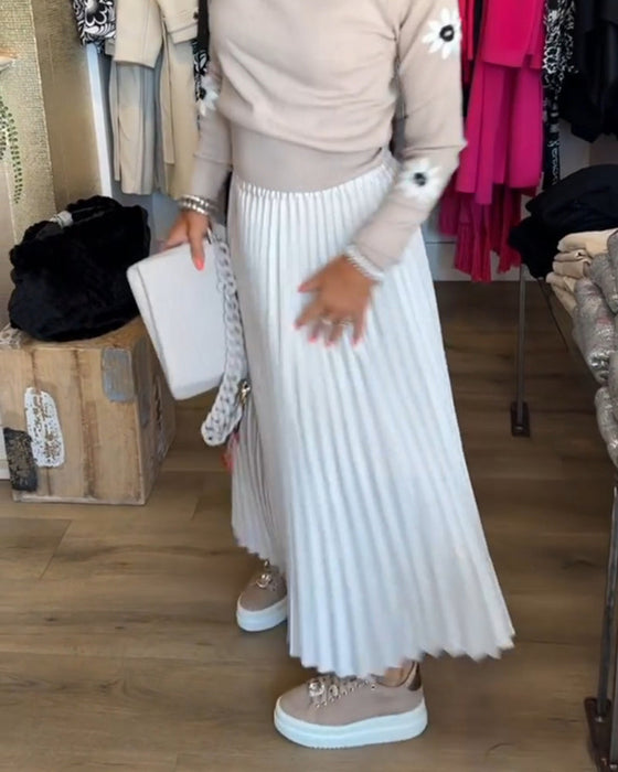 Plisowana sukienka w jednolitym kolorze