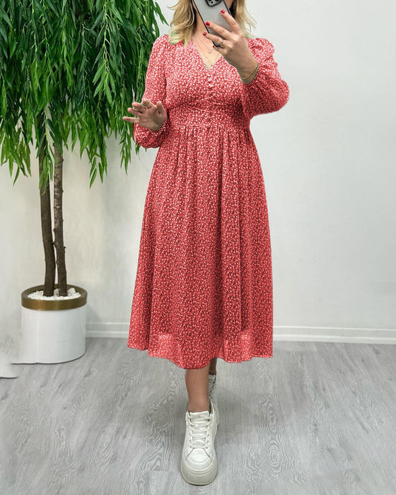 Elegancka sukienka zapinana na guziki