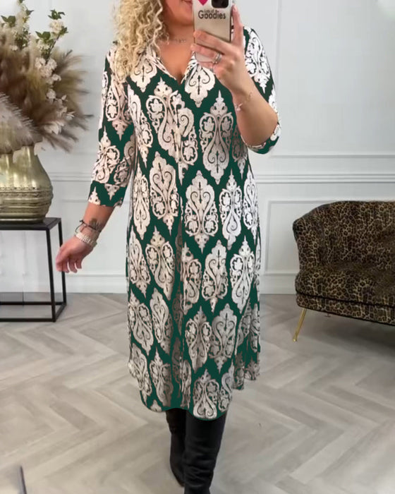 Sukienka z rozcięciami po bokach