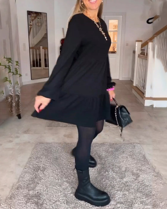 Prosta sukienka z długim rękawem w jednolitym kolorze