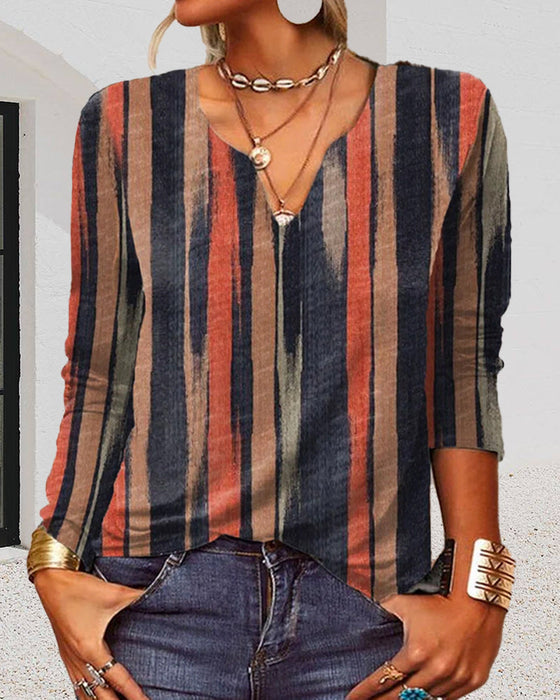 Top z długim rękawem z dekoltem w szpic i nadrukiem