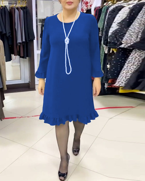 Patchworkowa marszczona sukienka w jednolitym kolorze