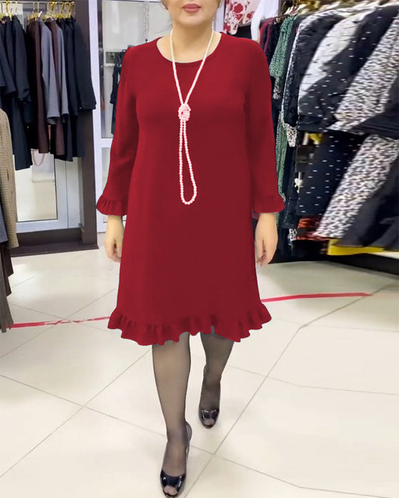 Patchworkowa marszczona sukienka w jednolitym kolorze