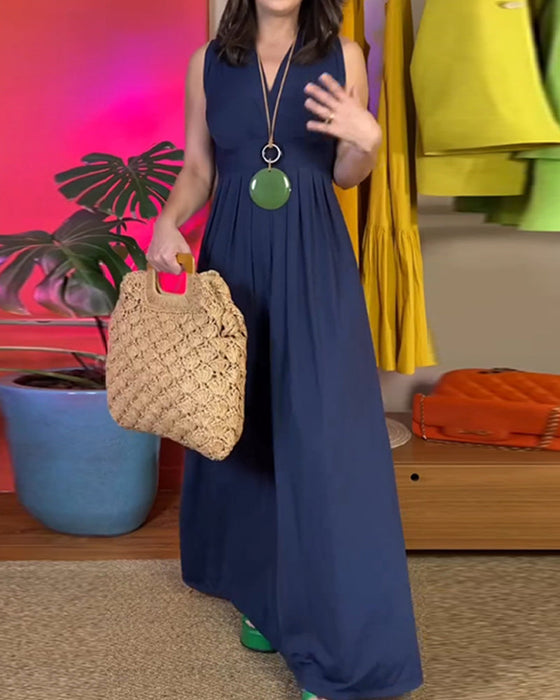 Elegancka, dopasowana, długa sukienka bez rękawów