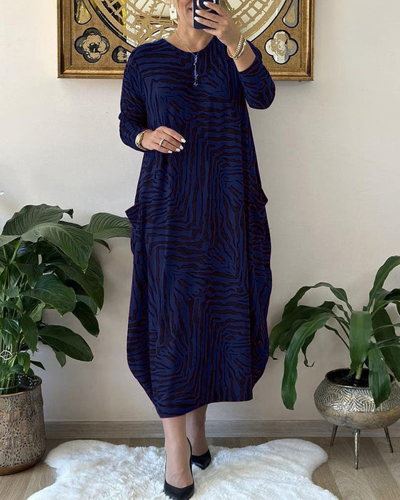 Modna luźna sukienka z nadrukiem i kieszenią