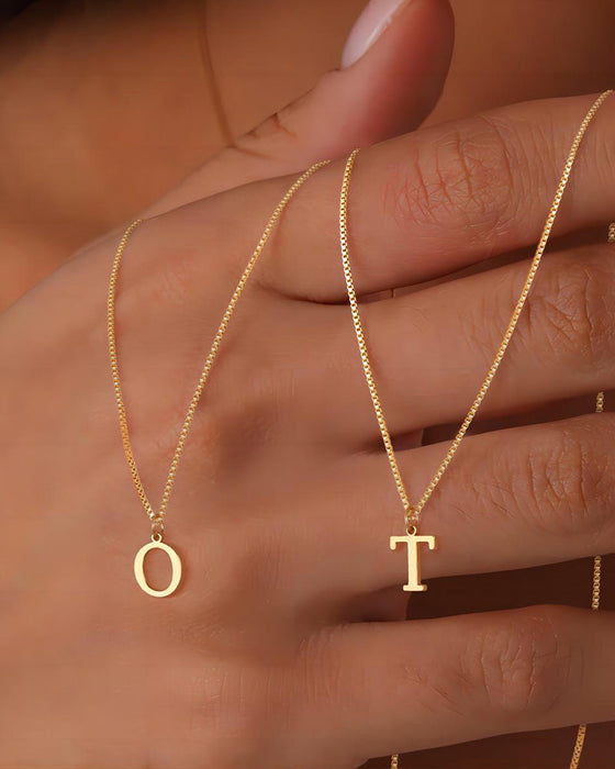 Modny i wykwintny naszyjnik z 26 angielskimi alfabetami