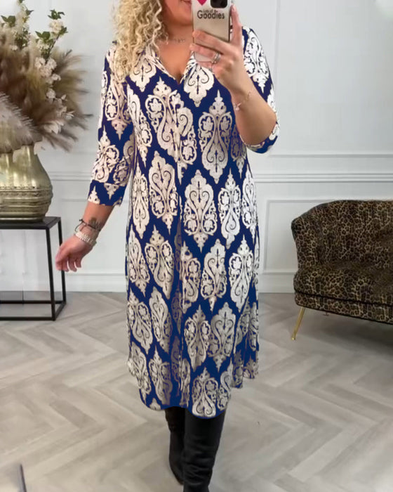 Sukienka z rozcięciami po bokach