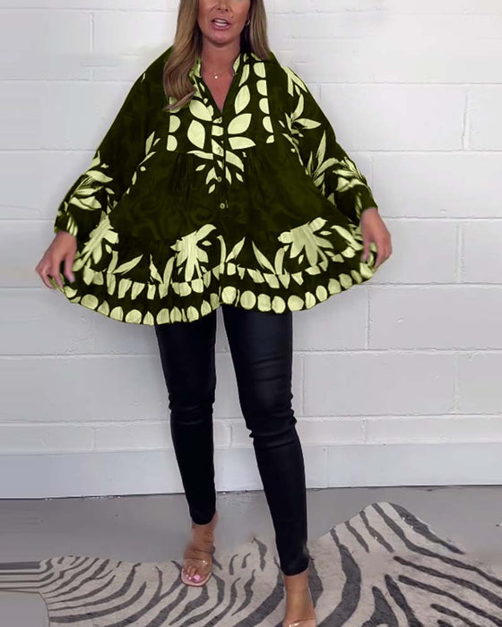 Bluzka z nadrukiem zapinana na guziki z rękawami dzwonkowymi