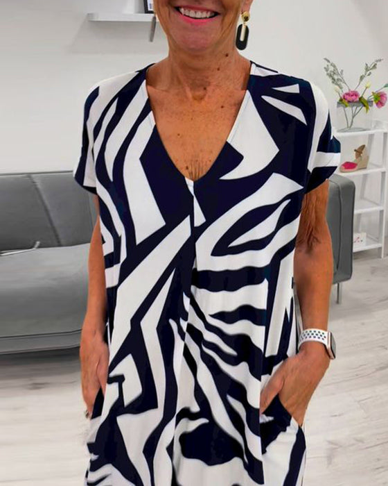 Sukienka z krótkim rękawem i dekoltem w kształcie litery V