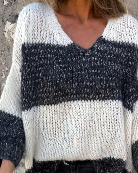 Sweter z dekoltem w serek