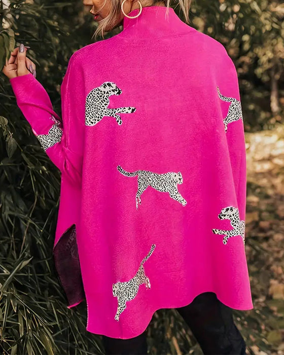Stylowy luźny sweter z wysokim kołnierzem i nadrukiem w panterkę