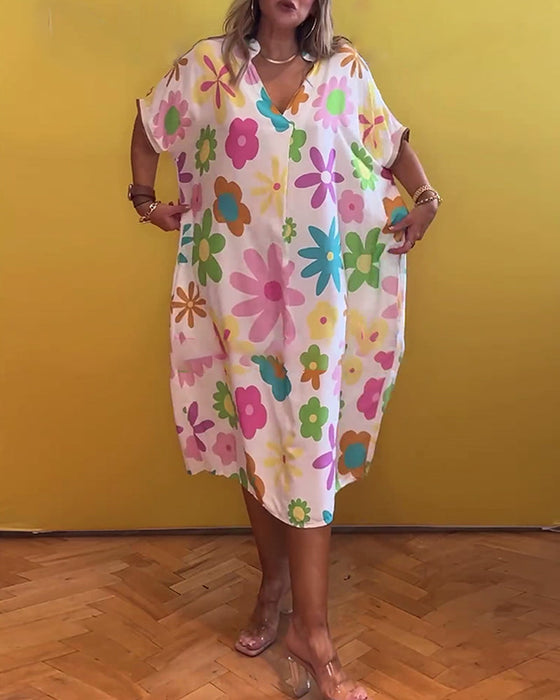 Luźna sukienka z dekoltem w kształcie litery V i kwiatowym nadrukiem