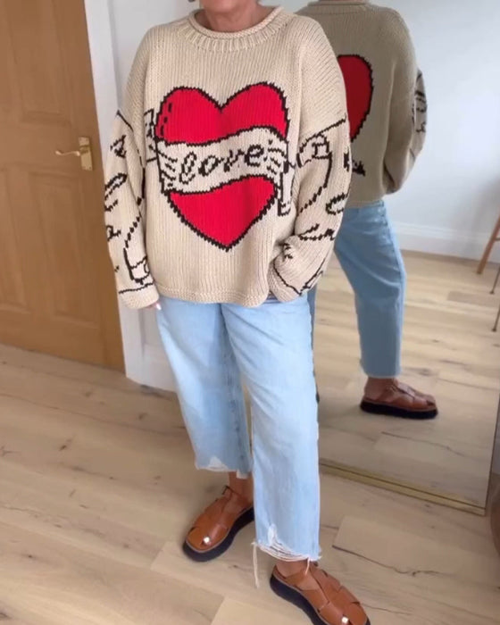 Sweterek z motywem miłosnym