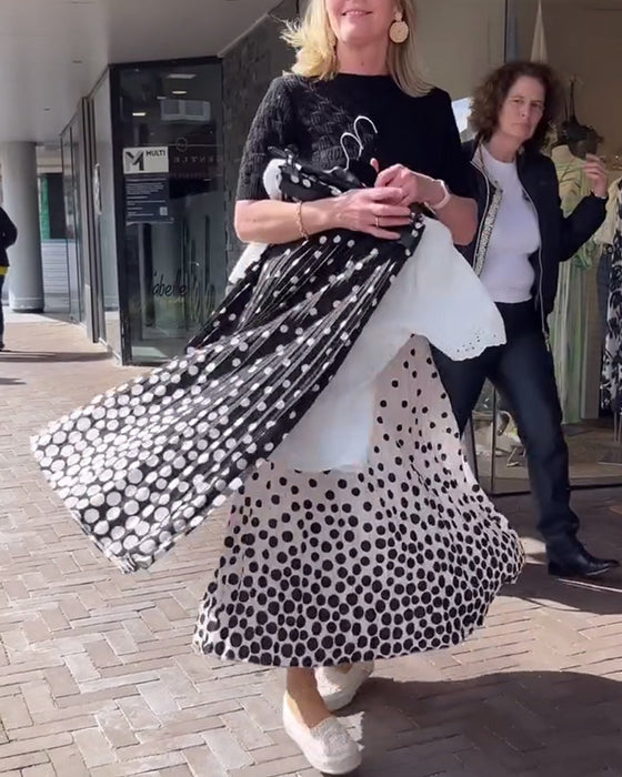 Elegancka plisowana spódnica w groszki