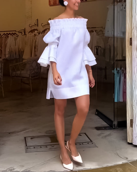 Sukienka na jedno ramię z rozkloszowanym rękawem