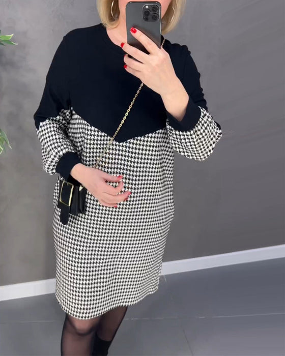 Elegancka sukienka w kratę z blokiem kolorów