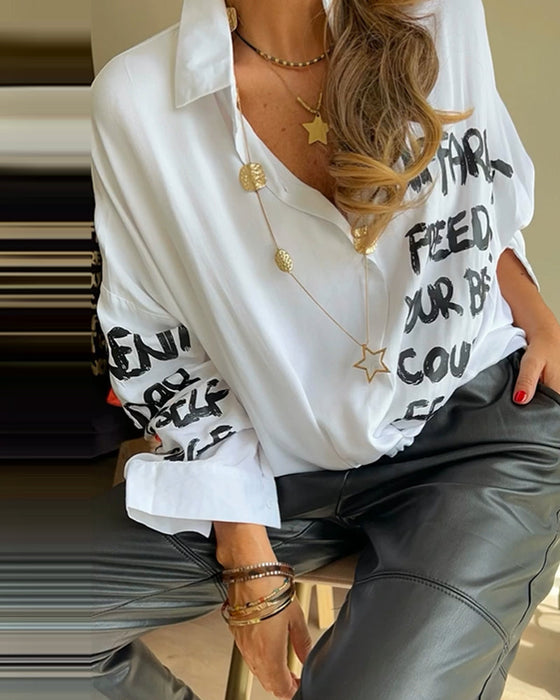 Koszula z nadrukiem w kształcie litery