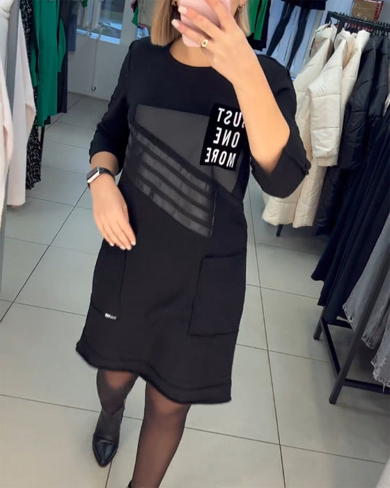 Sukienka z kieszeniami i nadrukiem