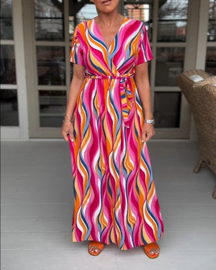 Długa sznurowana sukienka z kolorowym nadrukiem i krótkim rękawem