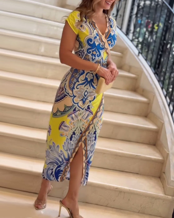 Elegancka sukienka w stylu vintage z dekoltem w kształcie litery V