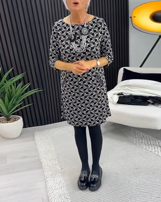 Sukienka z okrągłym dekoltem i kieszeniami w stylu retro z geometrycznym nadrukiem