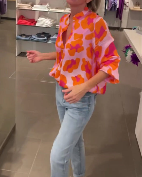 Bluzka z nadrukiem i dekoltem w kształcie litery V