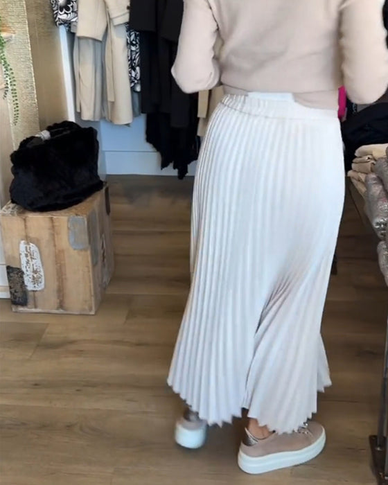 Plisowana sukienka w jednolitym kolorze