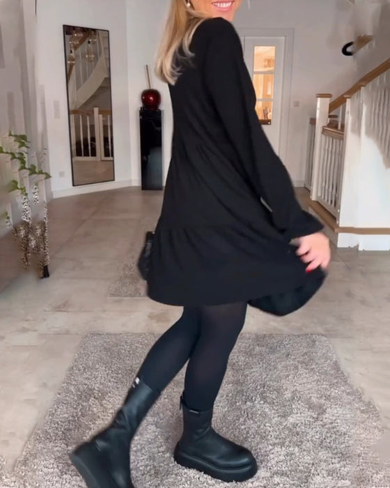 Prosta sukienka z długim rękawem w jednolitym kolorze