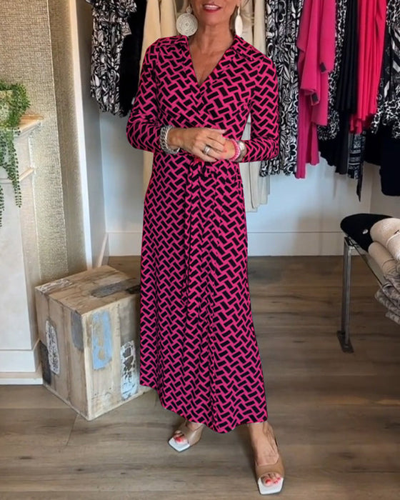 Sukienki z elementami wyszczuplającymi i nadrukami