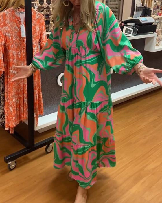 Sukienka maxi z dekoltem w serek i nadrukiem