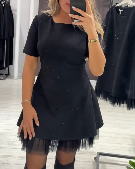 Sukienka z elegancką, mieniącą się siateczką patchworkową