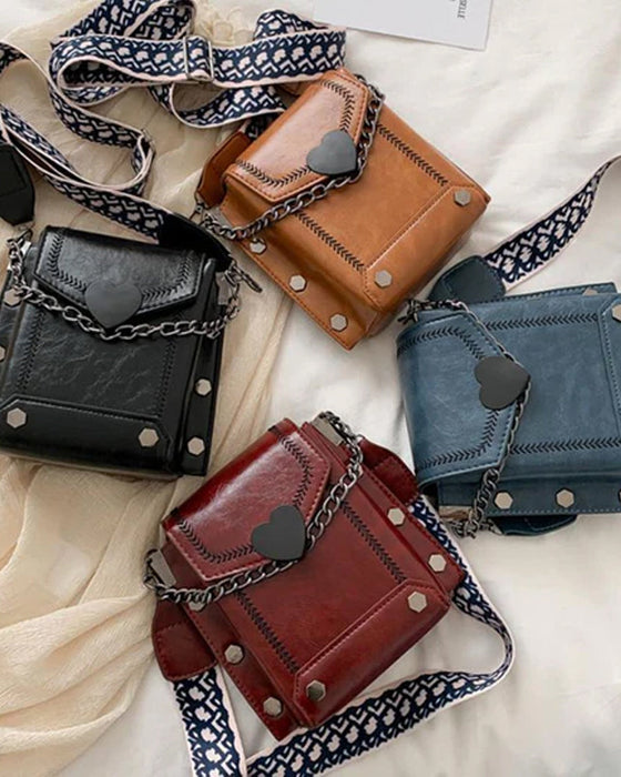 Damska torebka na łańcuszku