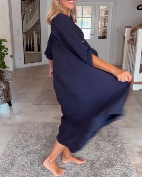 Sukienka w jednolitym kolorze z dekoltem w szpic