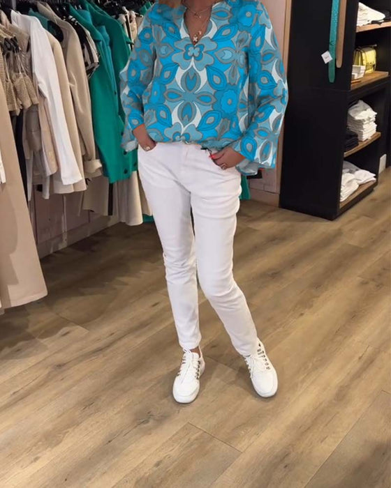 Bluzka o luźnym uniwersalnym fasonie i nadrukach