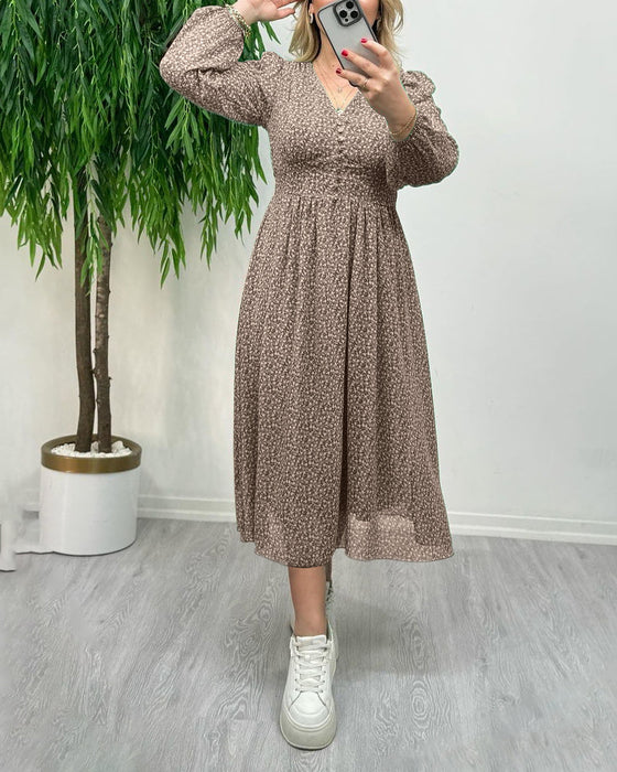 Elegancka sukienka zapinana na guziki