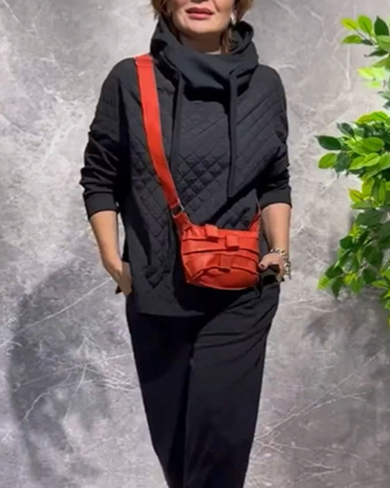 Bluza pikowana z wysokim dekoltem i długim rękawem