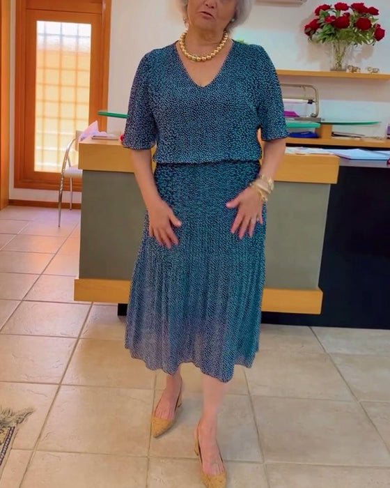 Luźna sukienka ze średnim rękawem i dekoltem w kształcie litery V