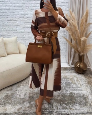 Sukienka retro kontrastowa z okrągłym dekoltem i długim rękawem