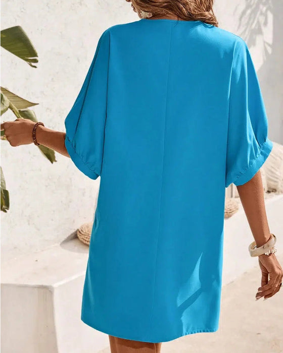 Prosta sukienka w jednolitym kolorze