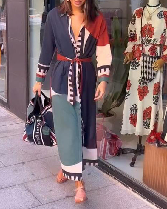 Sukienka z nadrukiem w bloki kolorów i sznurowaniem na co dzień