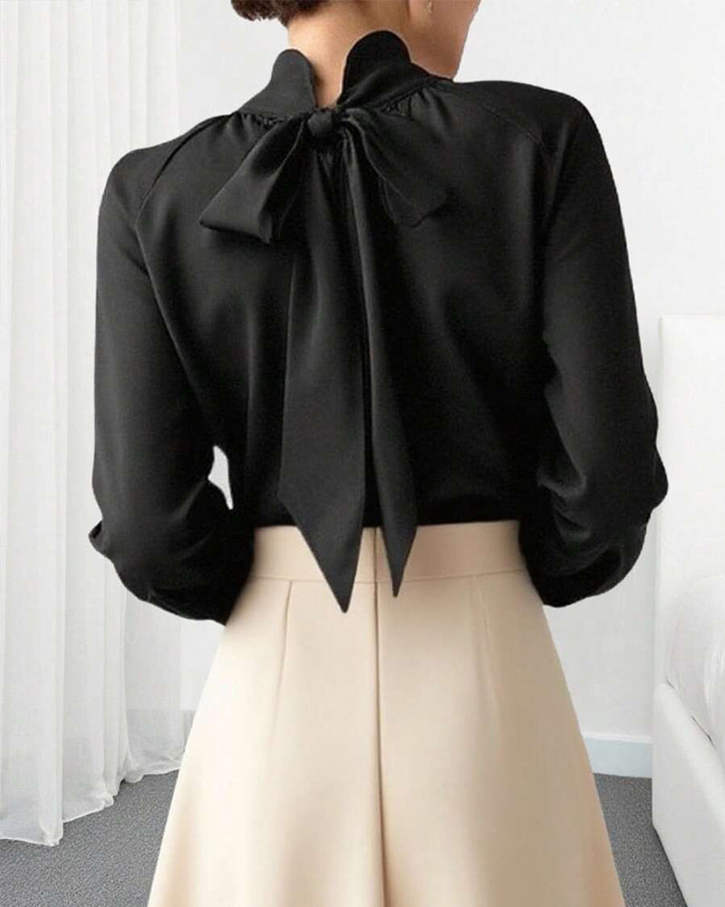 Bluzka Z Bufiastymi Rękawami I Wysokim Kołnierzem