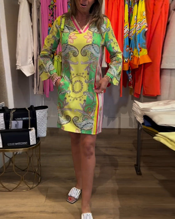 Sukienki z blokami kolorów i nadrukiem o luźnym kroju