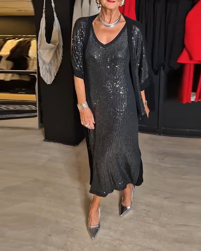 Cekinowa sukienka z rozcięciem w serek