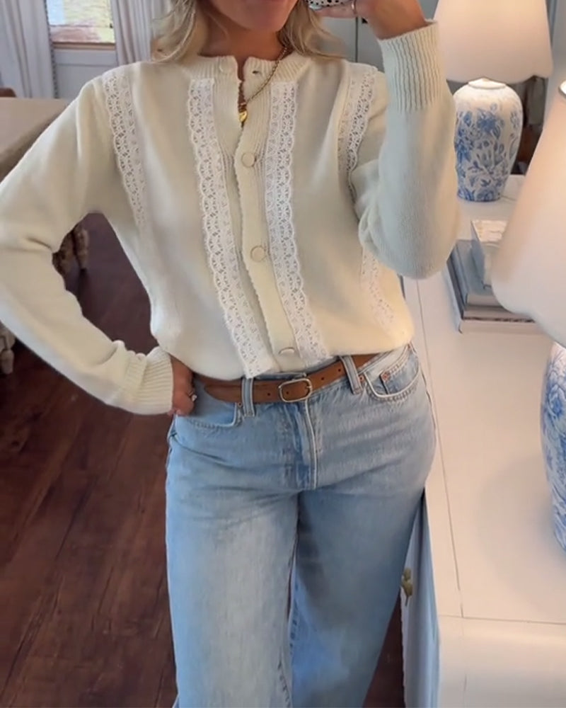 Elegancki kardigan z koronką i guzikami