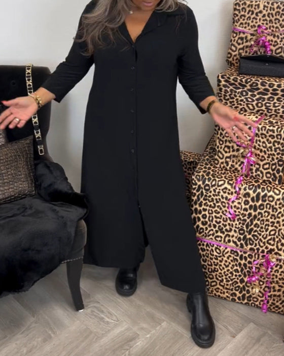 Sukienka zapinana na guziki z dekoltem w kształcie litery V